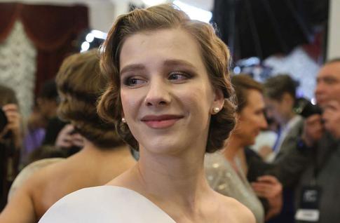 «Нам пять лет»: Лиза Арзамасова показала романтичный кадр с мужем