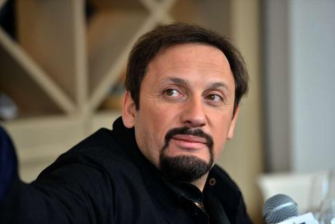 Стаса Михайлова засняли в нежных объятиях жены Инны: фото