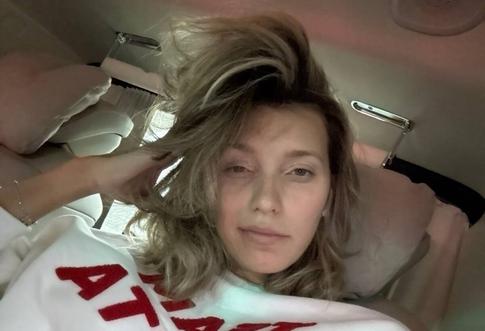 Тодоренко едва не зарыдала из-за того, что не влезла в выпускное платье