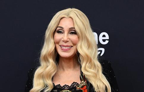 Шер готовится к свадьбе с молодым рэпером: названа возможная дата