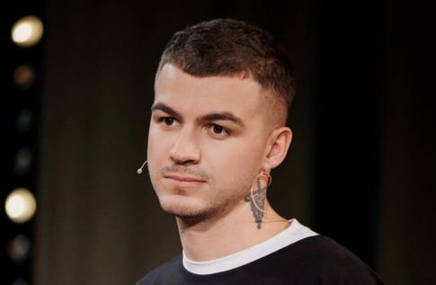 Череватый признался, что делит постель с женой и демоном Толиком