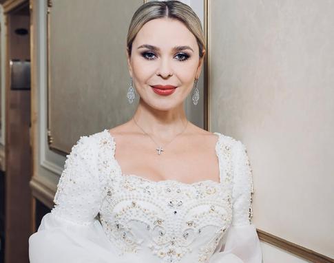 Пелагея показала кадры из отпуска с дочерью