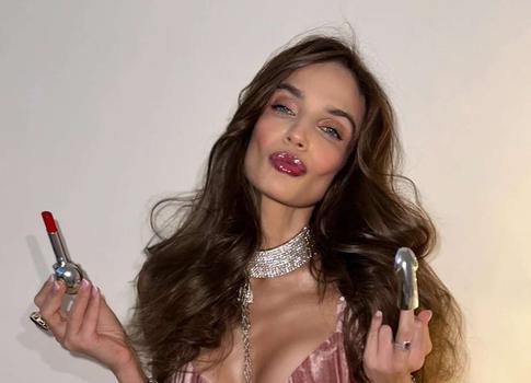 «Ем углеводный мусор»: Водонаева пожаловалась на лишний вес