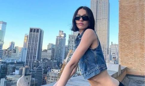 «Ты слишком рано ушла»: модель Versace умерла от редкой болезни