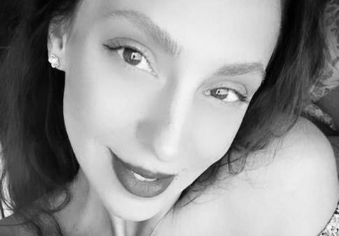 Умершую после надругательства солистку ансамбля МВД «Горница» похоронили в столице