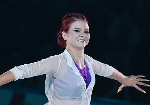 Глубоко беременная Александра Трусова вернулась к активным тренировкам