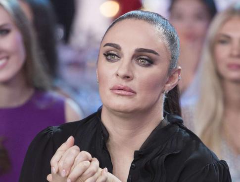 Ваенга пожаловалась на проблемы со здоровьем: «Надеюсь, не смертельно»