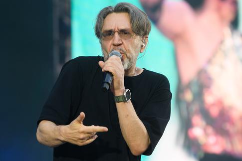 «Верят в то, чего нет»: Шнуров — о любви и романтике