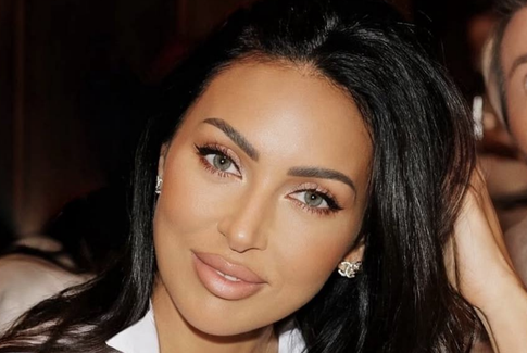 Алсу нежно обратилась к маме прямо со сцены: «Очень тебя люблю»