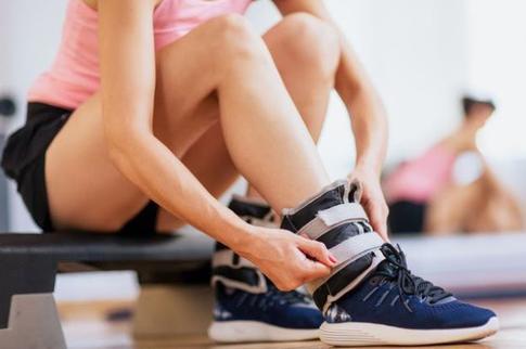 Упражнения с утяжелителями для ног: польза и эффективность