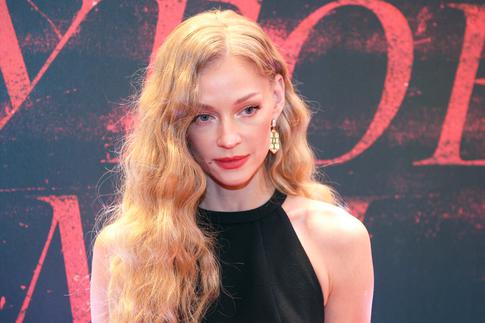 Светлана Ходченкова станцевала у шеста в экстремальном мини и шокирующих каблуках