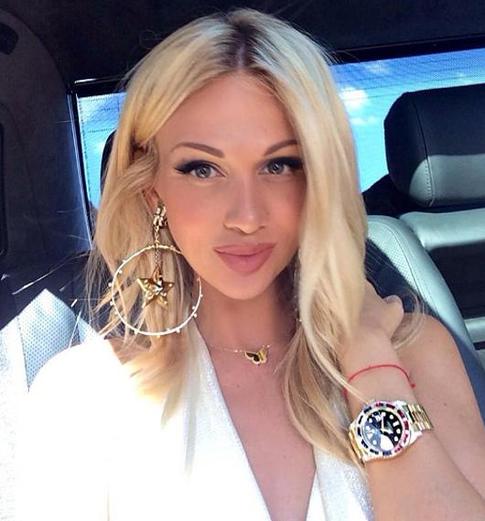 Вику Лопыреву раскритиковали за губы