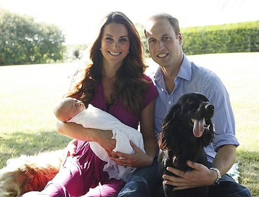 Первое семейное фото герцога и герцогини Кембриджских с сыном Джорджем