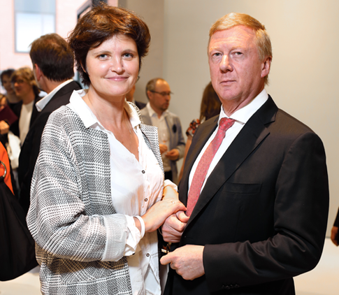 Анатолий Чубайс и Авдотья Смирнова посетили открытие музея