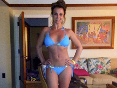 Зачем звезды корректируют свои снимки?