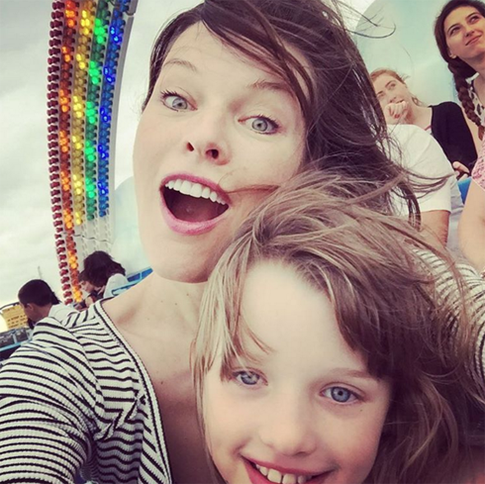 Мила Йовович показала детей