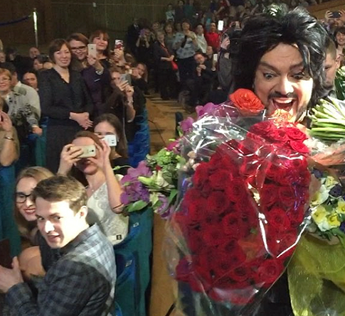 Киркоров пел для Навки на коленях