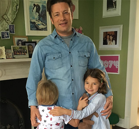 Джейми Оливер показал новорожденного сына