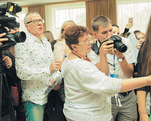 Андрей Ургант попросил автограф у Сергея Безрукова