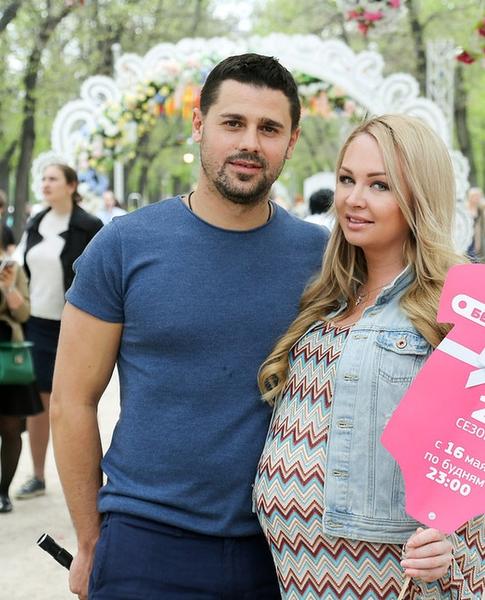 Беременная Дарья Пынзарь повеселилась на празднике