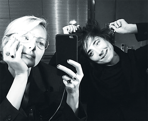 Улыбочку! Нашумевшие селфи знаменитостей