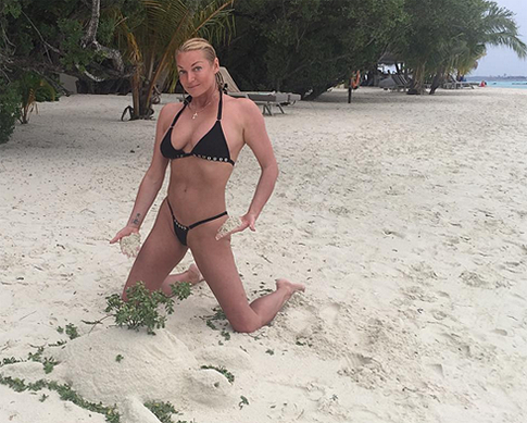 Волочкова похвасталась шпагатом, как у Брюса Ли