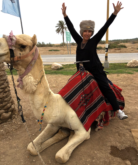 Елене Воробей признались в любви с помощью… верблюда