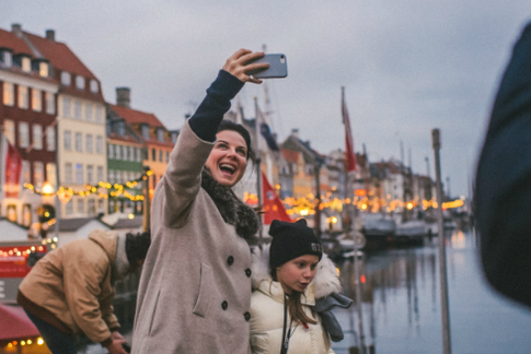 Певица Наталия Власова покинула Россию