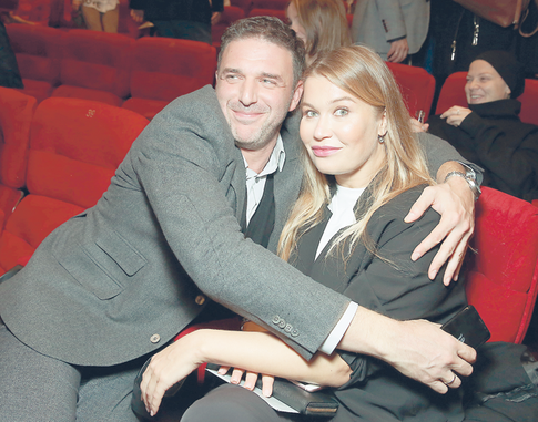 «Пока жена не видит»: Максим Виторган и Кристина Бабушкина на кинопремьере