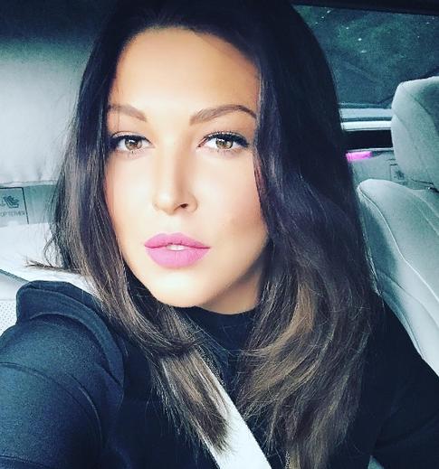 Дубцова продемонстрировала роскошную грудь в купальнике