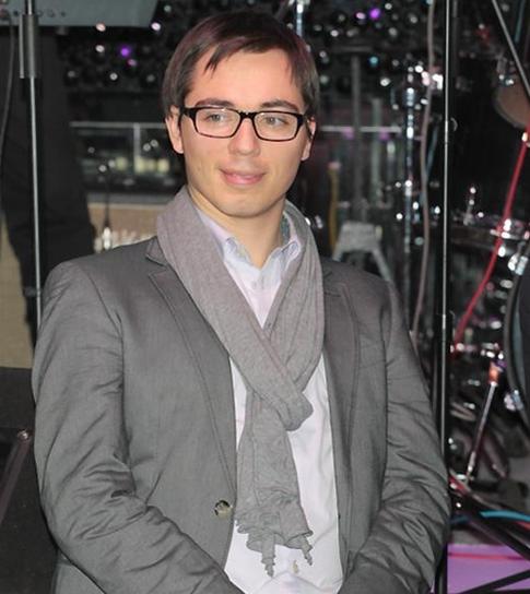 Газманов и Арзамасова повеселили пенсионеров в Вязьме