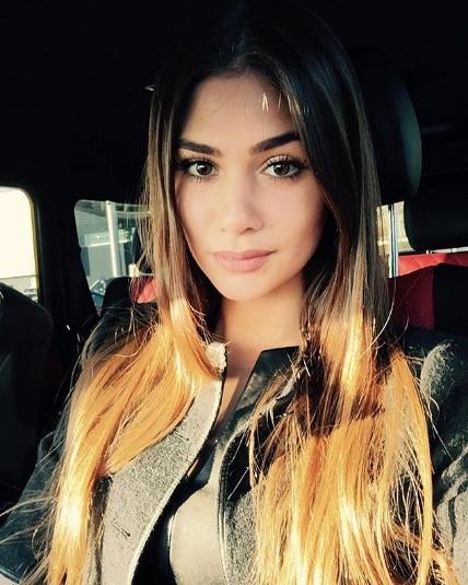 Младшая дочь Глаголевой поделилась архивным фото с родителями