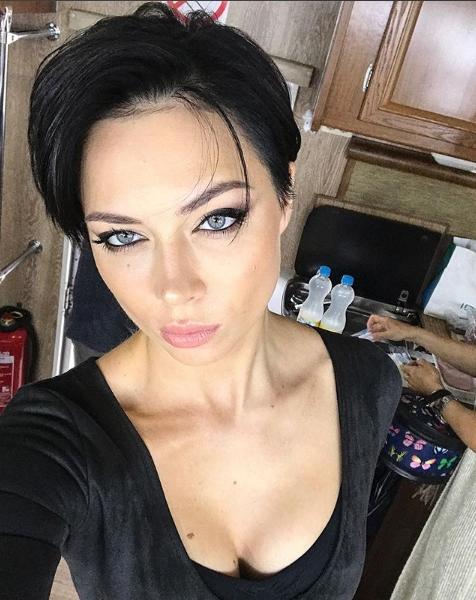 Шутки кончились: Самбурская вышла замуж за коллегу