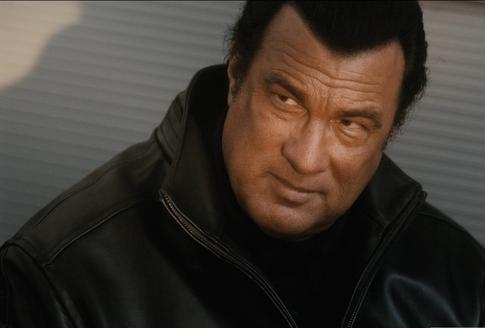 Актриса-лесбиянка обвинила Стивена Сигала в домогательствах