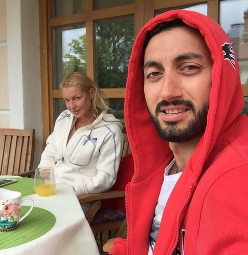 Волочкова назвала бывшего любовника «чмом»