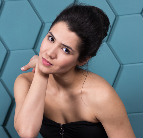 Аделина Голубенко: «Для сияния кожи использую бадягу»