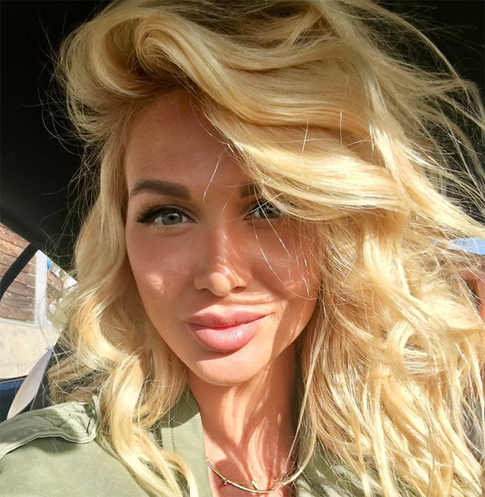 Лопырева за сутки побывала в трех странах