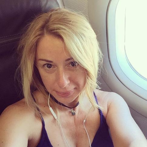 Апина анонсирует провокационный клип