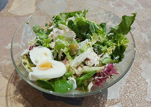 Рыбный салат с оливками