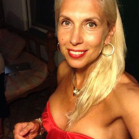 Алена Свиридова вернулась в 90-е