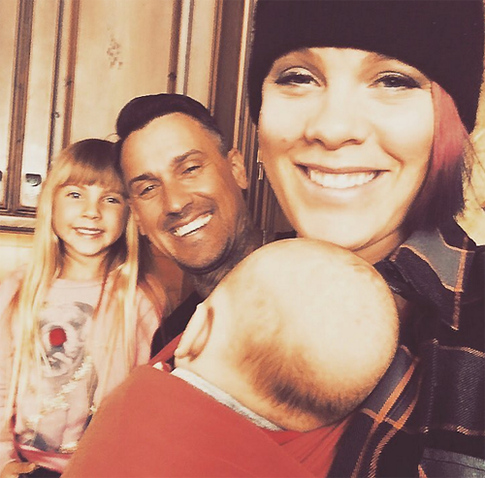 Пинк не собирается худеть после родов