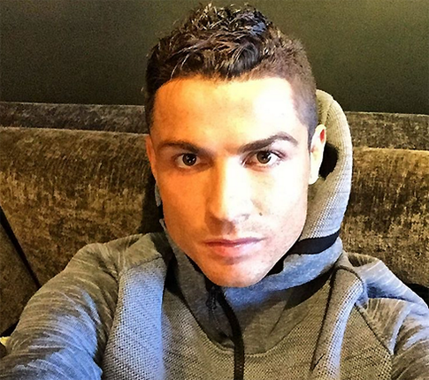 Криштиану Роналду пророчат двойняшек