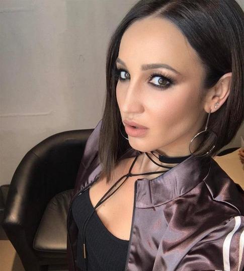 Бузова купила себе подпевку из зала