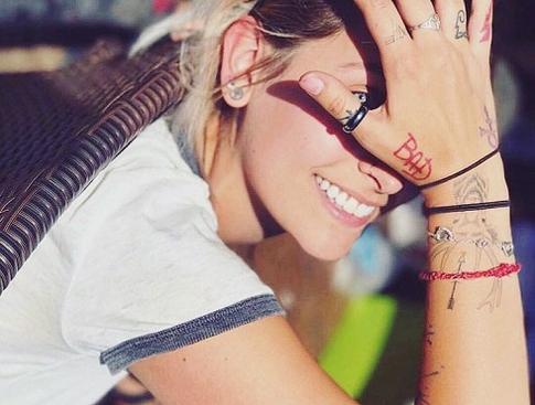 Майкл Джексон помогает дочери идти по жизни