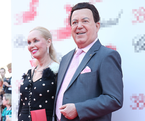 Кобзон укорил журналистов за освещение шикарной свадьбы краснодарской судьи