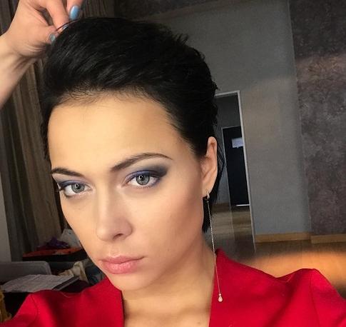 Самбурская отрицает у себя «звездную болезнь»