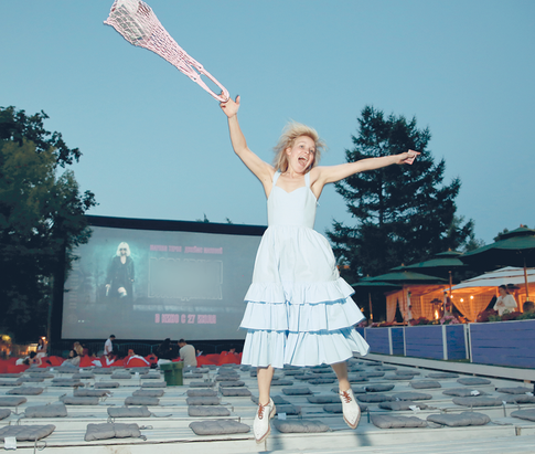 Звезды пришли смотреть кино под открытым небом