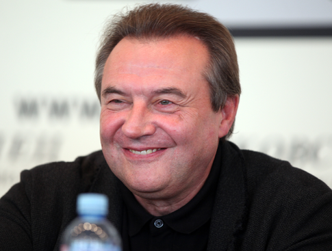 Окна студии «Рок» Алексея Учителя закидали «коктейлями Молотова»