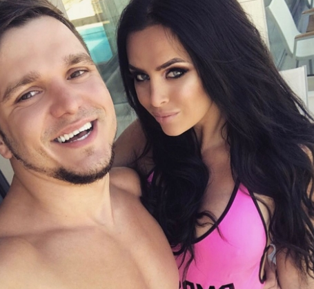 Гусев и Романец скрывают совместный отдых на Мальдивах