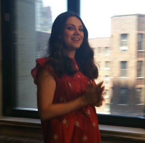 На Украине Мила Кунис попросила общаться с ней на русском